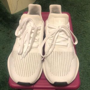 Adidas Swift Run Triple White - Size 5.5